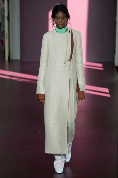 Look 30